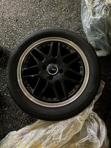 車のパーツ タイヤ、ホイール