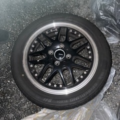 車のパーツ タイヤ、ホイール