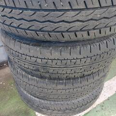 車のパーツ タイヤ、ホイールの画像