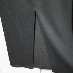 (ウ)タグ付き新品未使用　Lサイズ　黒色　レディース　タイトスカート　スリット　春夏物の画像