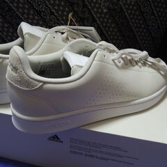 ★新品未使用 アディダス スニーカー 27.5㎝ アドバンコート　IF6098の画像