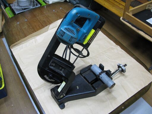 (電動工具)スタンド式バンドソー2106マキタ２段変速