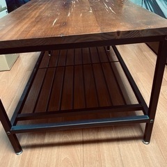 リビングテーブルの画像