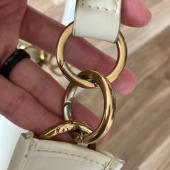 Charles&Keithチャーリーアンドキース バッグ 巾着 白　オフホワイトの画像