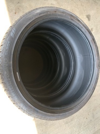 車のパーツ タイヤ、ホイール