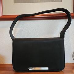 お値下げしました!GUESS　未使用　黒ショルダーバッグ 