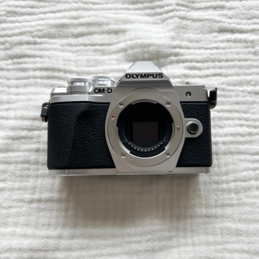 OLYMPUS OM-D E-M10 Mark III ダブルズームキット