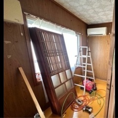 沖縄市★スーパー近くの男性専用シェアハウス（プライベートが保てる小部屋）★保証人不要★タウンプラザかねひでまで徒歩50m★かねひで22:00から弁当半額★節約できます - 沖縄市