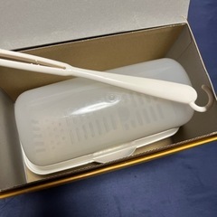 電子レンジ用哺乳瓶消毒器の画像