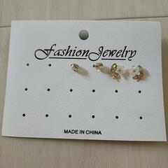 ネックレス2点　ピアス2点