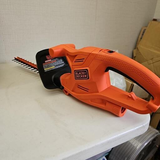 ヘッジトリマー 草刈り BLACK DECKER