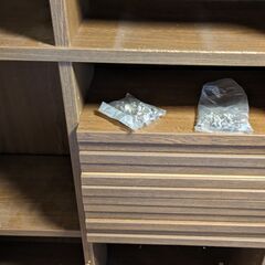 本棚　4台まとめて　棚(受け金具）多数付の画像
