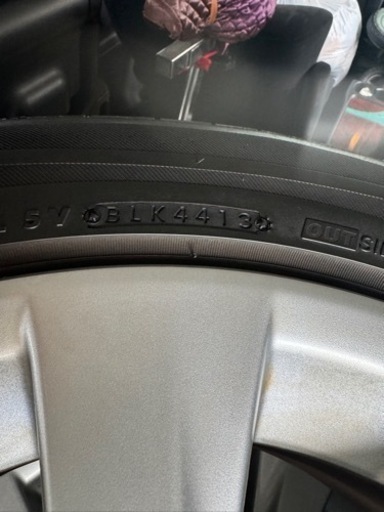 車のパーツ タイヤ、ホイール