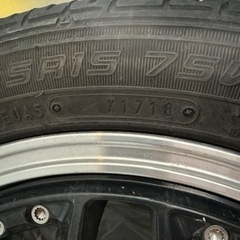 車のパーツ タイヤ、ホイール