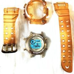 激レア　本体ゴールド　CASIO G-SHOCK FROGMAN W.C.C.S. 世界サンゴ礁保護協会 DW-8201WC  オレンジ トリプルマンタ カシオ Gショック フロッグマン　ブラックベルト付の画像