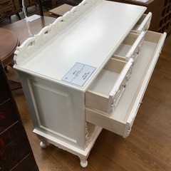 萩原株式会社 ロココ調ワイド4段チェスト ヴィオレッタシリーズ RCH-1233AW【トレファク 川越店】の画像