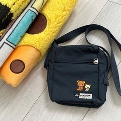 【値下げ】1,000→半額500【美品未使用あり5点セット】ラグ2枚　厚手長座布団1枚　バスマット1枚　ミニバッグ1個　子供部屋　リラックマ　計5点おまとめの画像