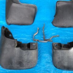 ジムニーJB23　泥よけ前後1台分　おまけ　センターキャップの画像