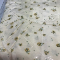 K2404-778 Happy night MITSUMINE パジャマ 長袖・長ズボン Lサイズ イエロー・花 未使用品の画像