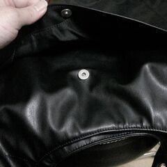 皮のバッグの画像