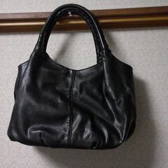 皮のバッグの画像