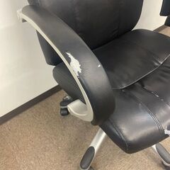 座り心地良い使用感にあふれたオフィスチェア2脚セットの画像