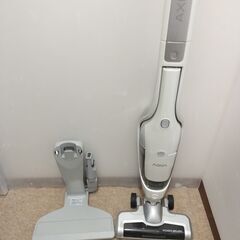 🍎アクア コードレス スティッククリーナーの画像