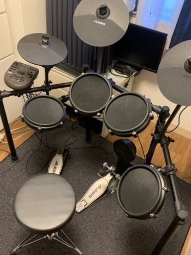 ☆商談中☆【最終値下げです】ALESIS NITRO メッシュ電子ドラム防音マット付き