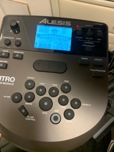 ☆商談中☆【最終値下げです】ALESIS NITRO メッシュ電子ドラム防音マット付き