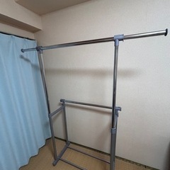 ハンガーラックの画像