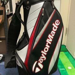 ゴルフのキャディバッグ（テーラーメイド）の画像