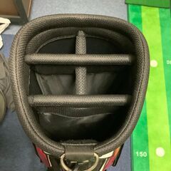 ゴルフのキャディバッグ（テーラーメイド）の画像