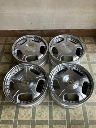 車のパーツ タイヤ、ホイール