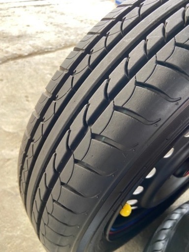 車のパーツ タイヤ、ホイール