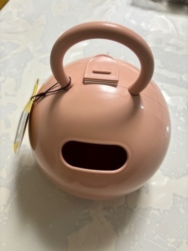ペット用トイレットペーパーホルダー「ポイっとボール」