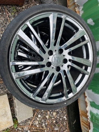 車のパーツ タイヤ、ホイール