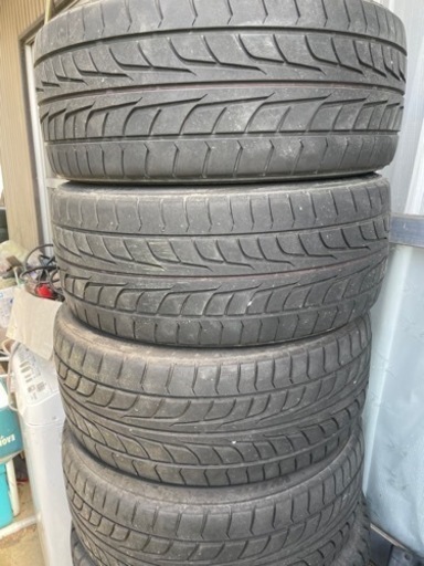 車のパーツ タイヤ、ホイール