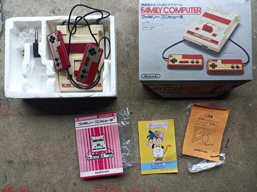 任天堂 Nintendo HVC-001 初代ファミコン ジャンク品\n
