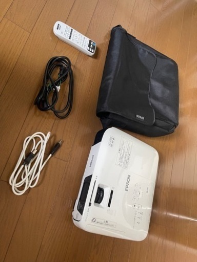 プロジェクター　EPSON EB-U32