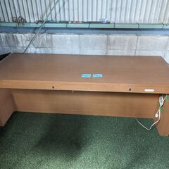 大きなテーブル差し上げます