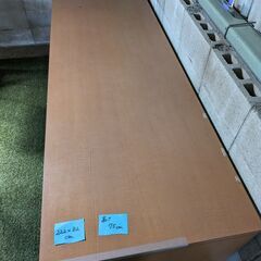 大きなテーブル差し上げますの画像