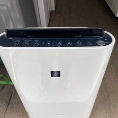 シャープ 加湿空気清浄機 ホワイト系 KC-E70-Wの画像