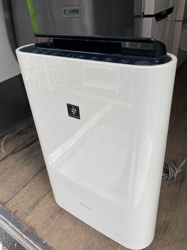 シャープ 加湿空気清浄機 ホワイト系 KC-E70-W