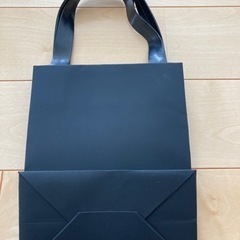 RICHARD MILLE リシャールミル ショッパー　紙袋　高級ブランド　正規店　時計の画像