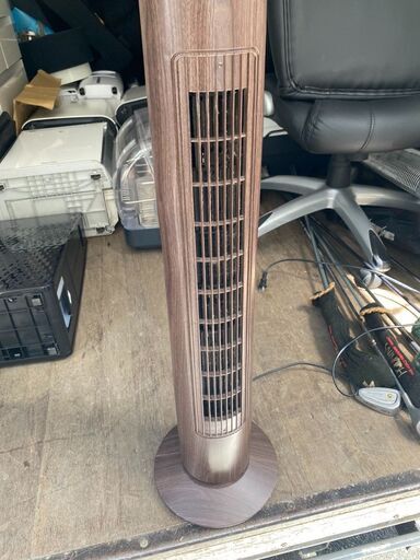 タワー型 スリム扇風機 DCモーター 省エネ タイマー 首振りリビング扇 タワーファン スリム扇風機 8段階風量 省エネ 静音 換気 (ナチュラルウッド)