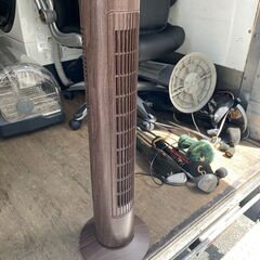 タワー型 スリム扇風機 DCモーター 省エネ タイマー 首振りリビング扇 タワーファン スリム扇風機 8段階風量 省エネ 静音 換気 (ナチュラルウッド)の画像