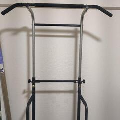 筋トレ器具(バーベル、ダンベル、懸垂器具)の画像