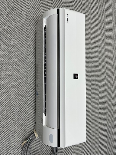 家庭用エアコン（シャープ、美品、2022年製、使用1年未満、プラズマクラスター25000搭載、フィルター自動掃除）