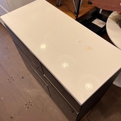 《売約済》【武蔵小山店】 キッチン収納 キッチンカウンター カウンター100 カウンター レンジ台 マーダー レンジボード 食器棚 黒系家具 ブラックインテリア おしゃれ 引き出し 完成品 品川区 リサイクルショップ ランバールーム 武蔵小山店 武蔵小山パルム 戸越銀座 の画像