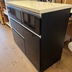 《売約済》【武蔵小山店】 キッチン収納 キッチンカウンター カウンター100 カウンター レンジ台 マーダー レンジボード 食器棚 黒系家具 ブラックインテリア おしゃれ 引き出し 完成品 品川区 リサイクルショップ ランバールーム 武蔵小山店 武蔵小山パルム 戸越銀座 の画像